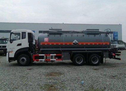 國六東風(fēng)天龍后八輪腐蝕性物品罐式運輸車圖片 國六東風(fēng)天龍后八輪腐蝕性物品罐式運輸車圖片