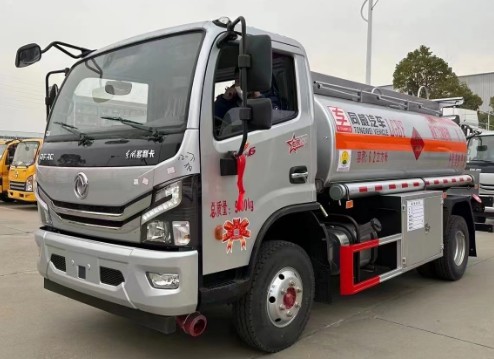 國(guó)六東風(fēng)多利卡(D6)5噸油罐車 國(guó)六東風(fēng)多利卡(D6)5噸油罐車